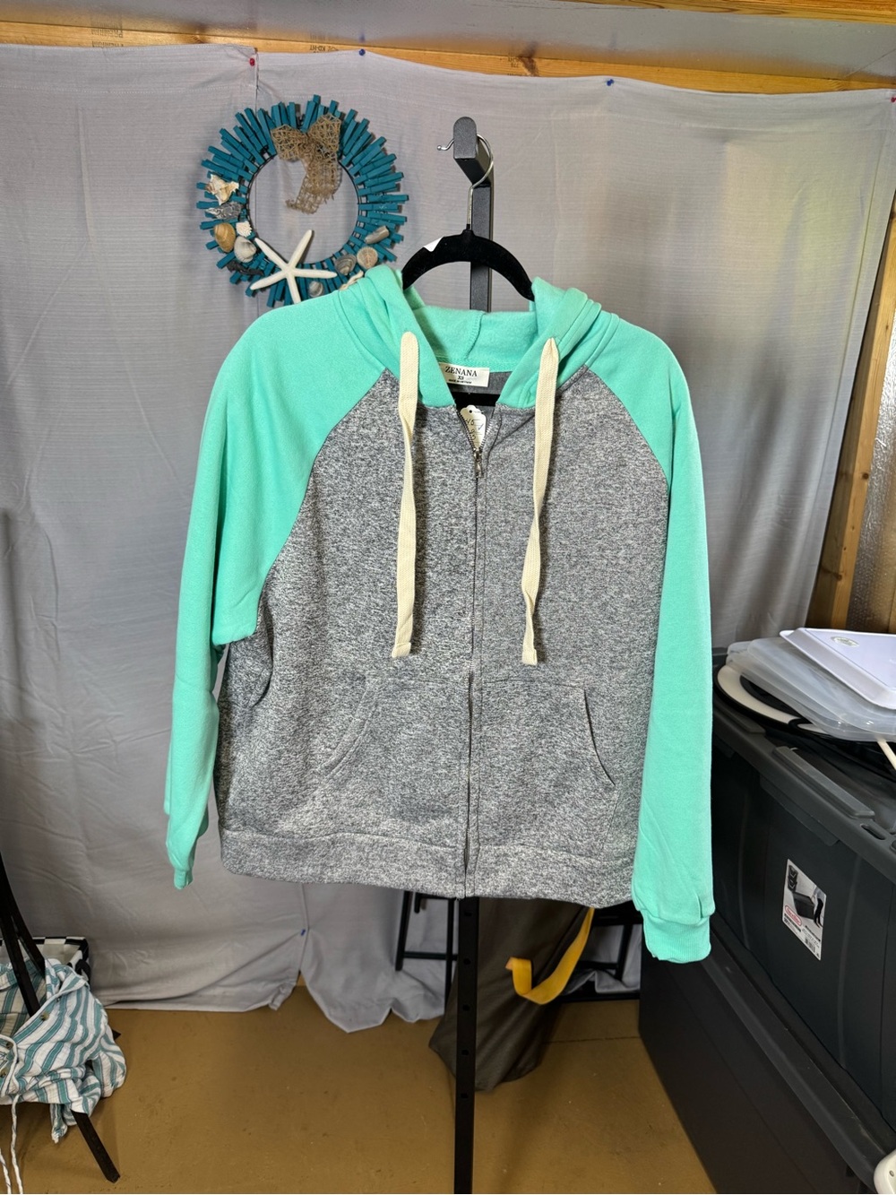 NWOT Zenana women’s Mint Green & Gray Zip-Up Hoodie